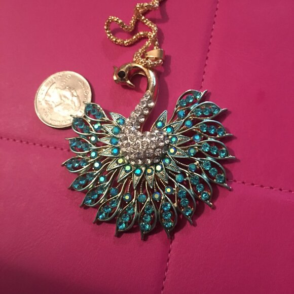 Large Blue Pendant of a Peacock Rhinestone Necklace New Drawer 6 - Picture 4 of 5